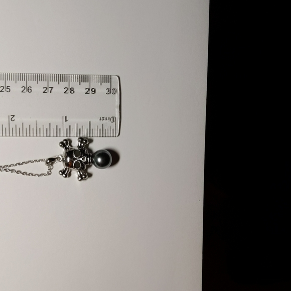 Sterling Silver Skull and Black Fresh Water Pearl Necklace - Picture 5 of 5